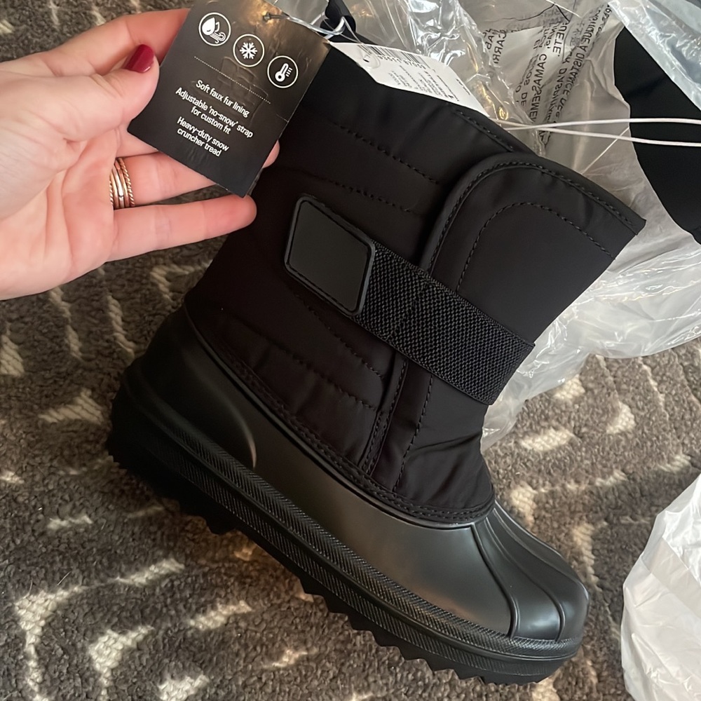 Size 1 snow boots
